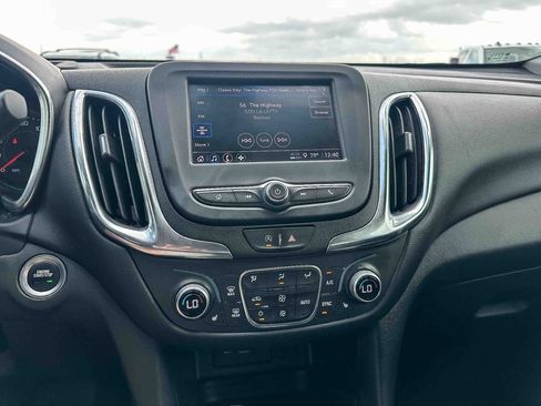 Used 2024 Chevrolet Equinox LT FWD image 30