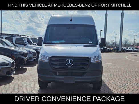 Used 2024 Mercedes-Benz Sprinter 2500 image 2