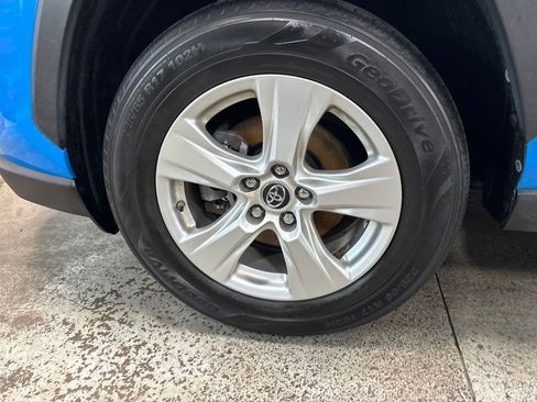 Used 2019 Toyota RAV4 XLE w/ Convenience Package AWD/4WD image 8