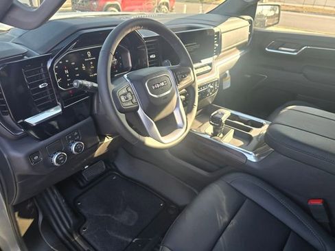 New 2026 GMC Sierra 1500 SLT image 18