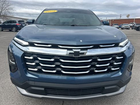 Used 2025 Chevrolet Equinox LT image 2