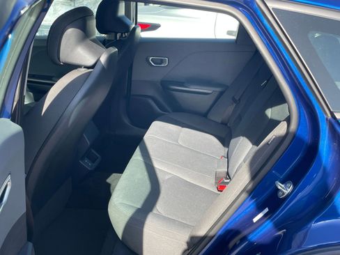 Used 2025 Kia K4 LXS image 23