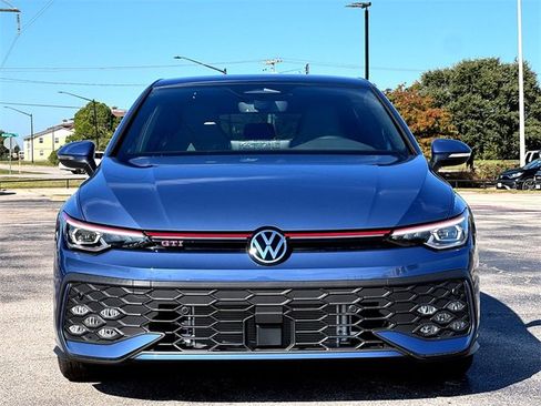 New 2026 Volkswagen GTI SE image 3