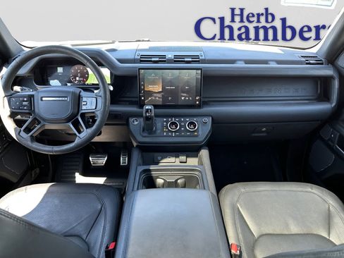 Used 2024 Land Rover Defender 110 V8 AWD/4WD image 10