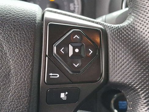 Used 2021 Toyota Tacoma TRD Off-Road image 15