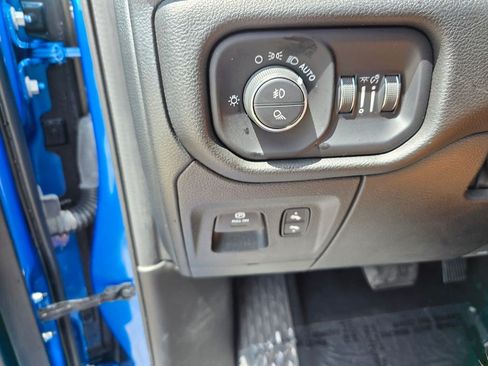 Used 2025 RAM 1500 Big Horn AWD/4WD image 32