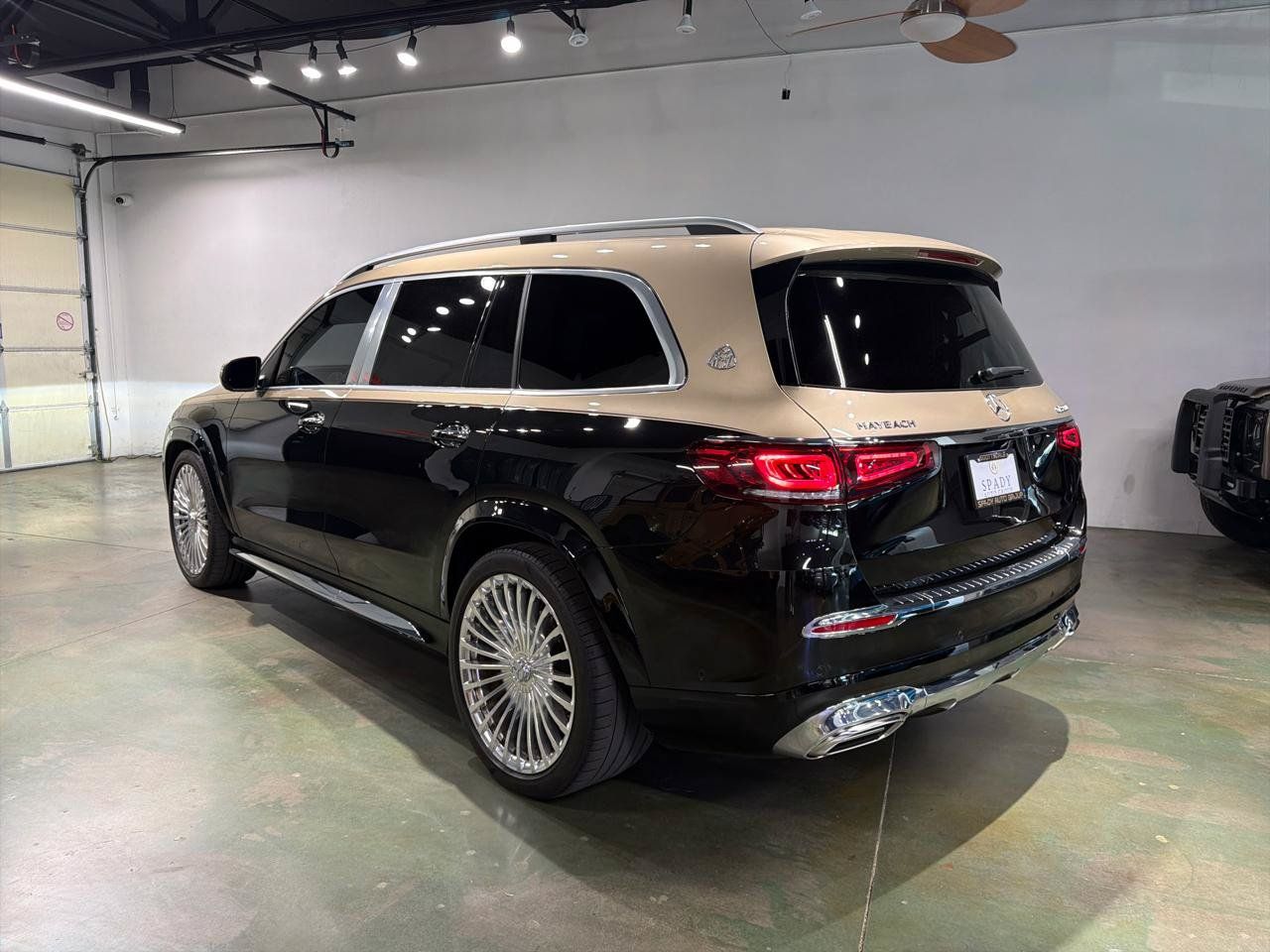 Used 2023 Mercedes-Benz Maybach GLS 600 4MATIC image 5