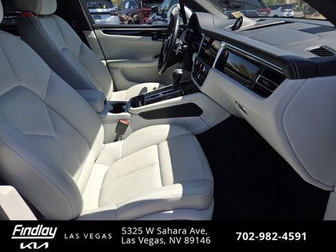 Used 2022 Porsche Macan S AWD/4WD image 19