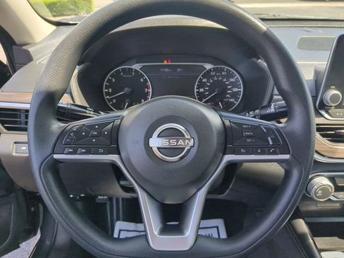 Used 2023 Nissan Altima 2.5 SV FWD image 27