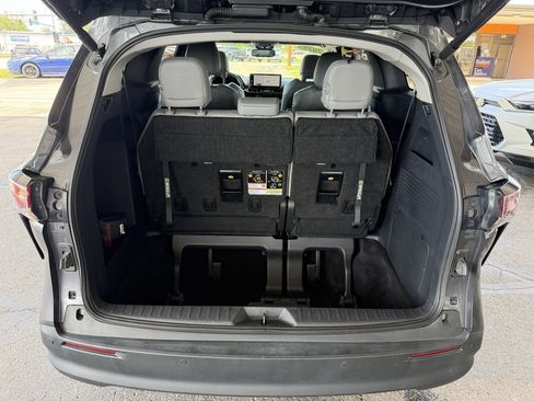 Used 2025 Toyota Sienna XLE w/ XLE Plus Package AWD/4WD image 39
