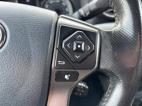 Used 2017 Toyota Tacoma Limited image 21