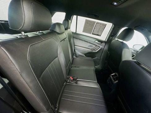 Used 2022 Volkswagen Tiguan SE R-Line image 26