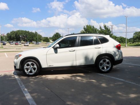 Used 2015 BMW X1 sDrive28i RWD image 4