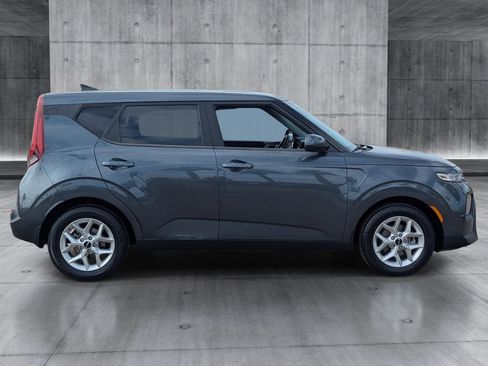 Used 2022 Kia Soul LX w/ Technology Package image 6