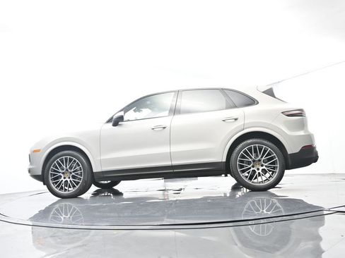 Certified 2023 Porsche Cayenne Platinum Edition AWD/4WD image 48