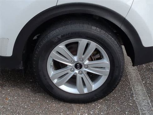 Used 2019 Kia Sportage LX image 14