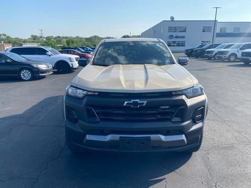 Used 2024 Chevrolet Colorado Trail Boss w/ Safety Package AWD/4WD image 9