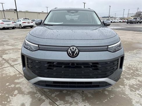 New 2026 Volkswagen Tiguan SE image 9