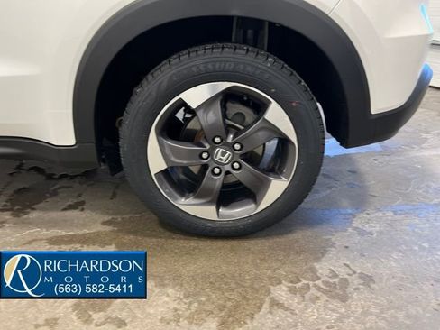 Used 2018 Honda HR-V EX-L image 23