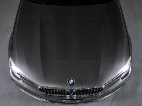 Used 2017 BMW 740i xDrive image 39