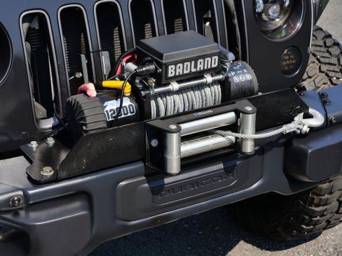 Used 2017 Jeep Wrangler Rubicon AWD/4WD image 13