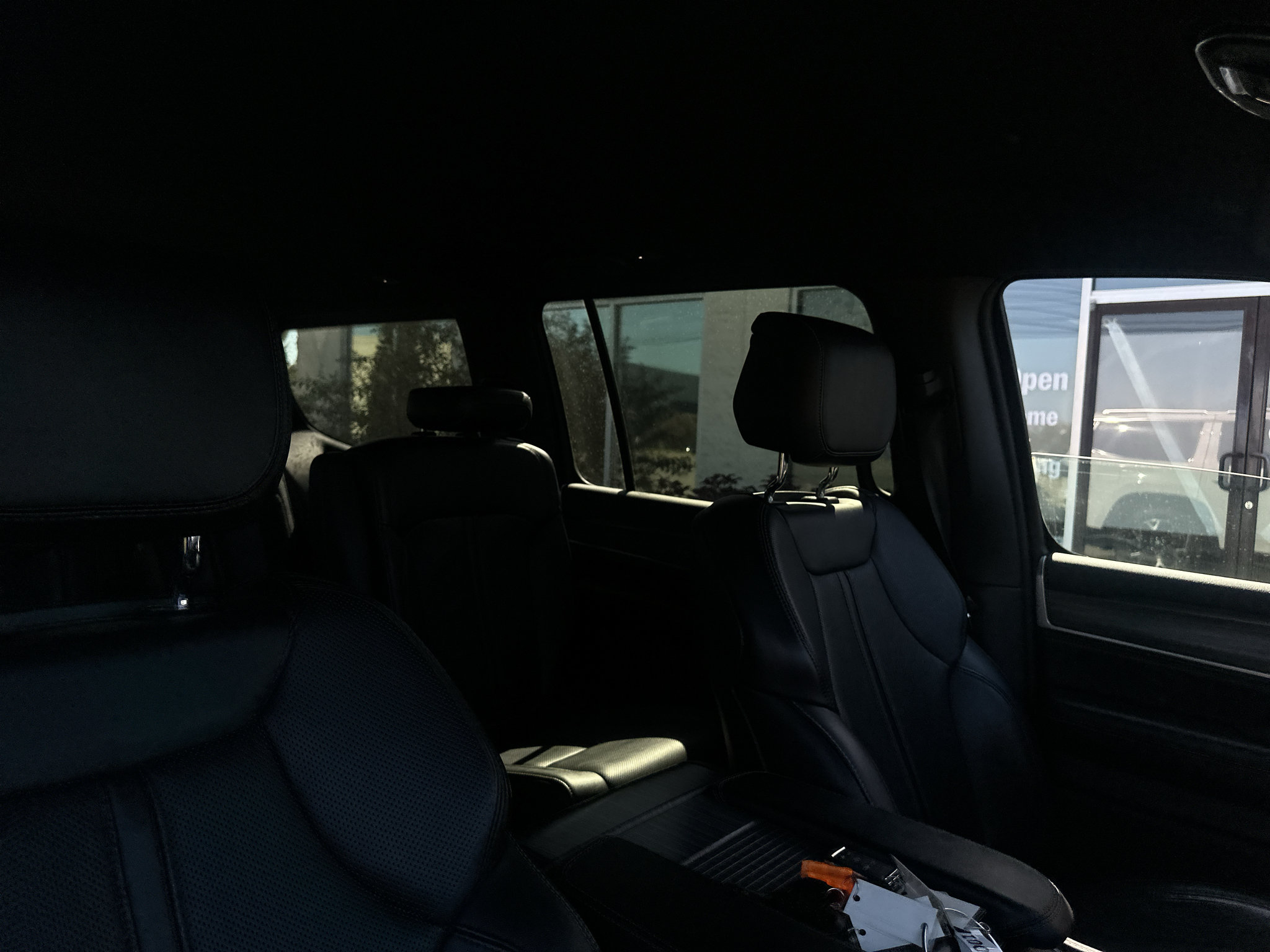 Used 2024 Jeep Wagoneer Series III AWD/4WD image 12