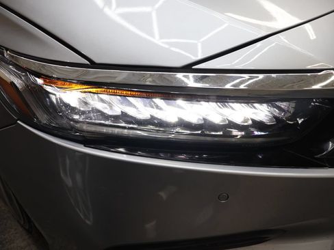 Used 2019 Honda Accord Touring image 29