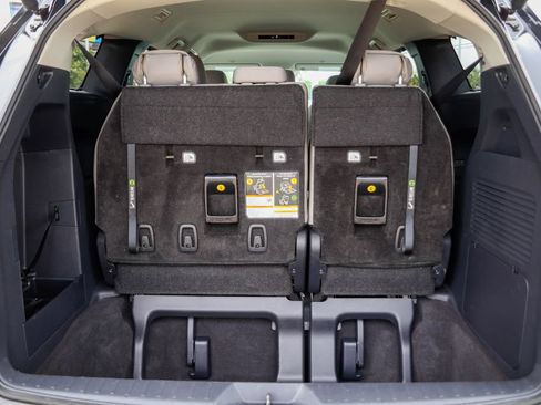 Used 2026 Toyota Sienna LE FWD image 30