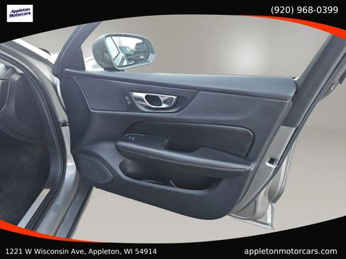 Used 2019 Volvo S60 T5 Momentum w/ Premium Package image 29