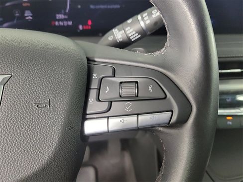 Certified 2025 Cadillac XT4 Premium Luxury image 22