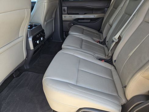 Used 2019 Ford Expedition XLT w/ Equipment Group 202A RWD image 29