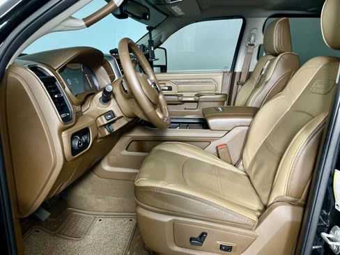 Used 2024 RAM 3500 Limited w/ Towing Technology Group image 12