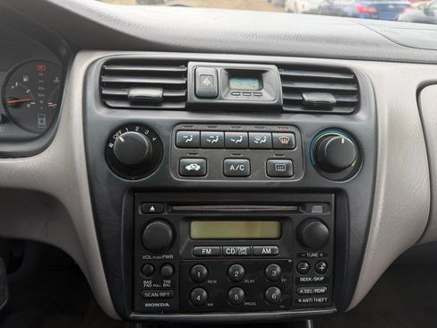 Used 2000 Honda Accord EX image 18