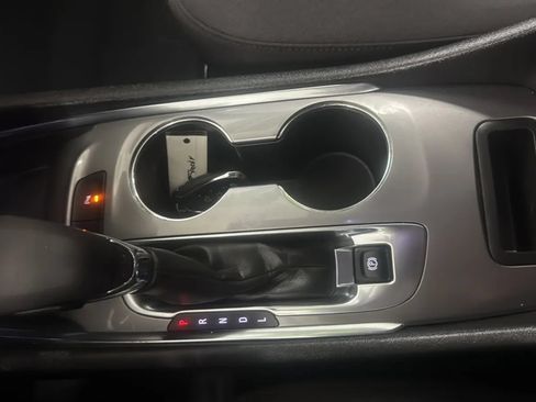 Used 2025 Chevrolet Malibu LT FWD image 12