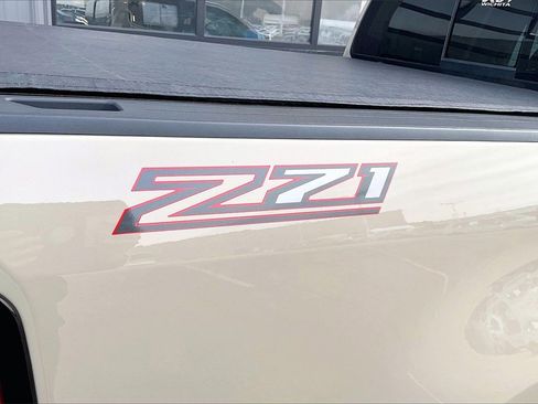 Used 2022 Chevrolet Colorado Z71 image 8