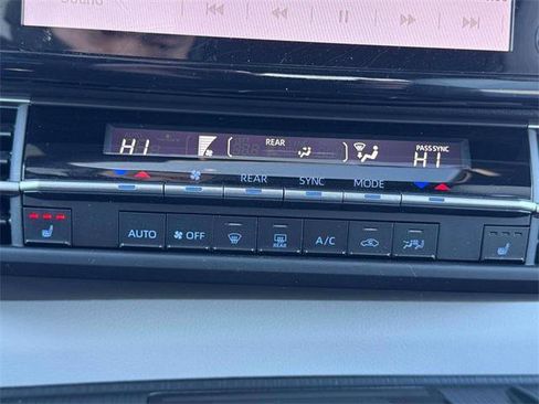 Certified 2022 Toyota Sienna XSE image 28