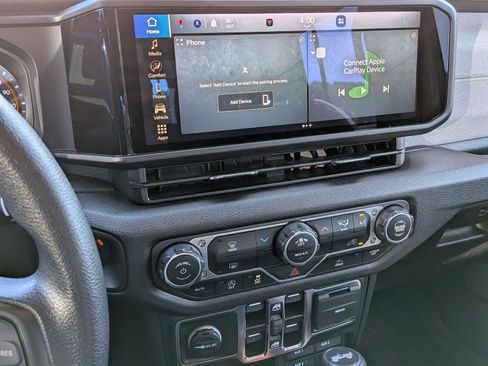 Used 2025 Jeep Wrangler Unlimited Sport AWD/4WD image 12