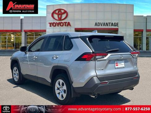 Used 2023 Toyota RAV4 LE AWD/4WD image 10