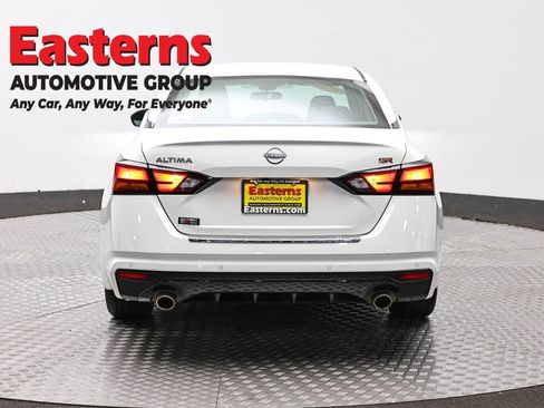Used 2023 Nissan Altima 2.5 SR FWD image 6