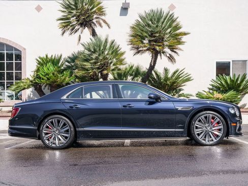 Used 2025 Bentley Flying Spur Plug-In Hybrid AWD/4WD image 5