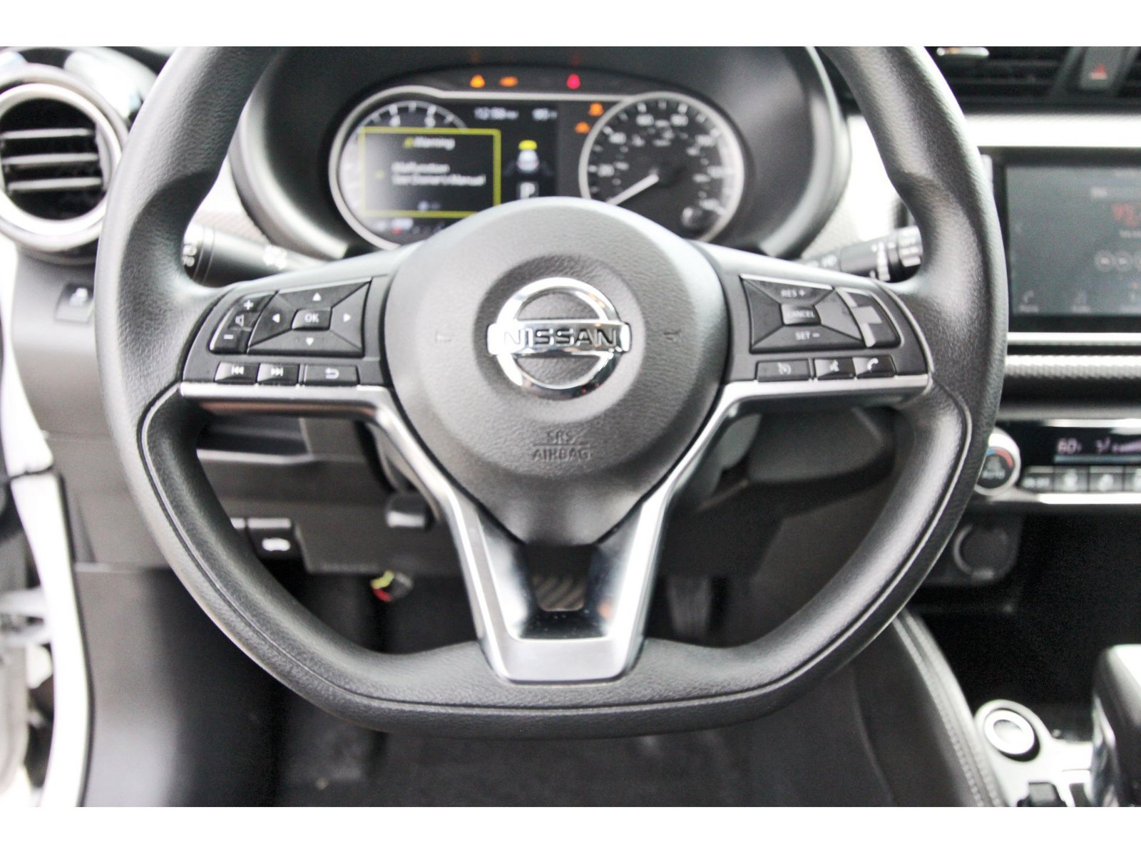 Used 2019 Nissan Kicks SV FWD image 18