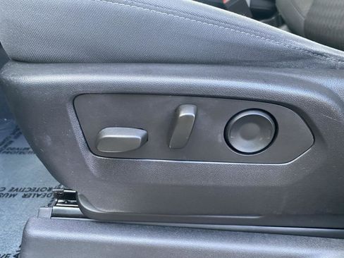 Used 2022 Chevrolet Silverado 1500 LT image 22