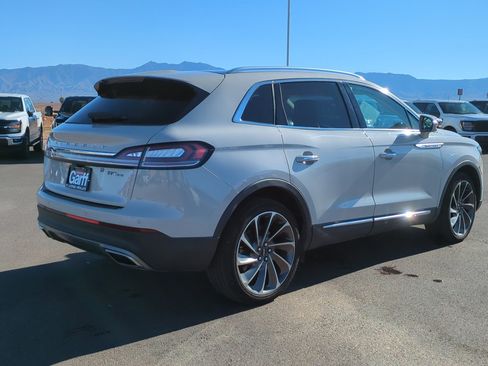 Used 2020 Lincoln Nautilus Reserve w/ Equipment Group 201A image 3