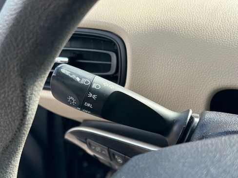 Used 2021 Toyota Prius LE FWD image 26