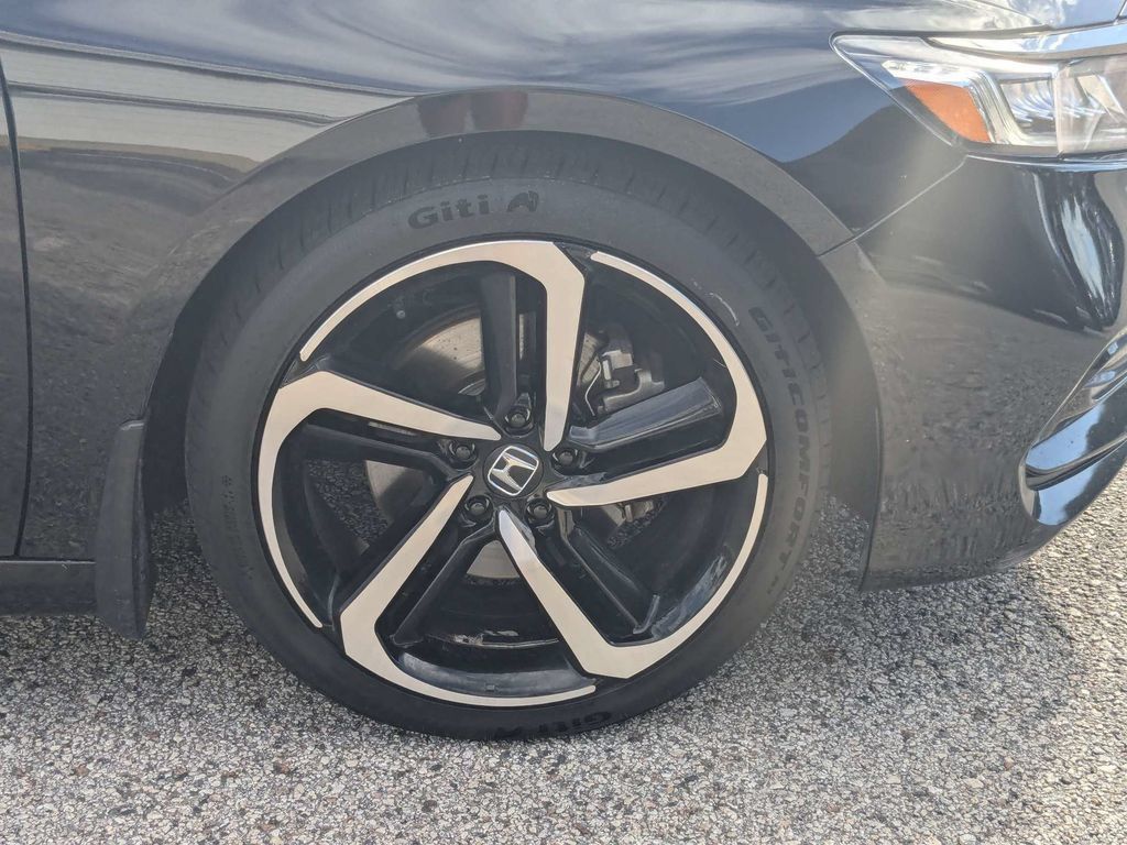 Used 2018 Honda Accord Sport image 13