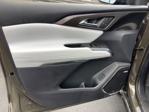 Used 2024 Chevrolet Traverse RS image 24