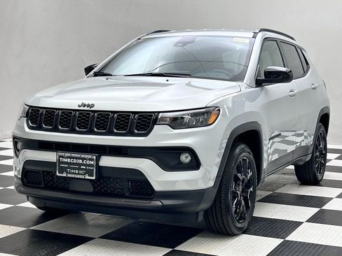 New 2026 Jeep Compass Latitude image 4