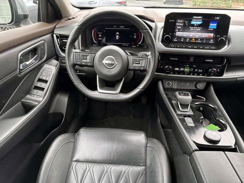 Used 2023 Nissan Rogue Platinum w/ Platinum Premium Package image 21