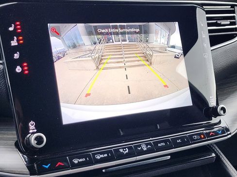 Used 2024 Jeep Wagoneer L Series II w/ Flexible Seating Group image 27