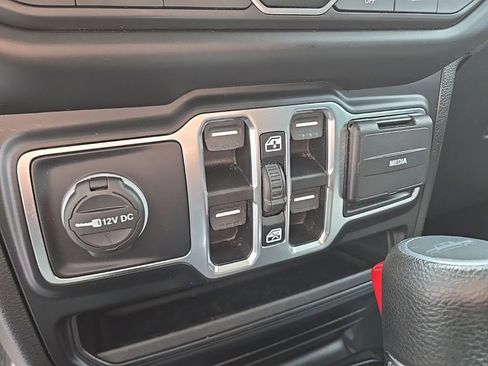 Used 2020 Jeep Gladiator Sport w/ Quick Order Package 24S AWD/4WD image 32